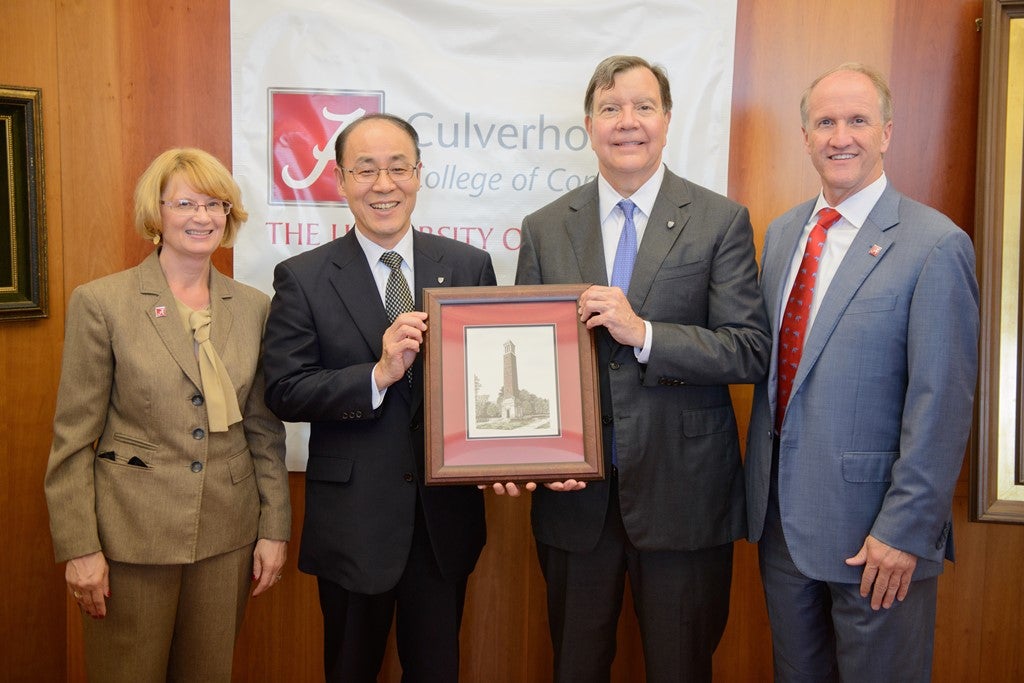 Insurance Companies Provide International Internship Opportunities for UA Students