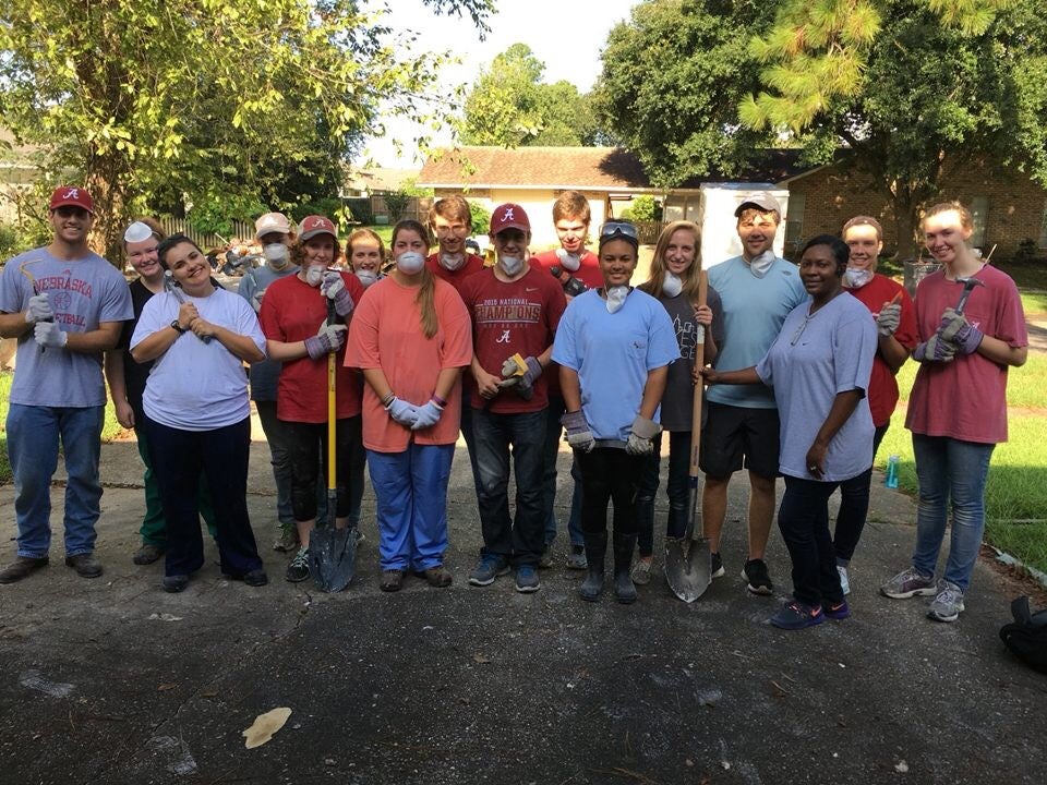 UA Students Help Flood Victims in Louisiana